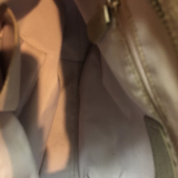 Silver pebble leather Coach purse - Picture 4 of 6